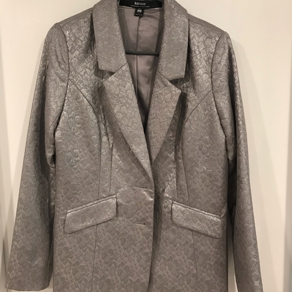 Kenzie new with tags metallic blazer